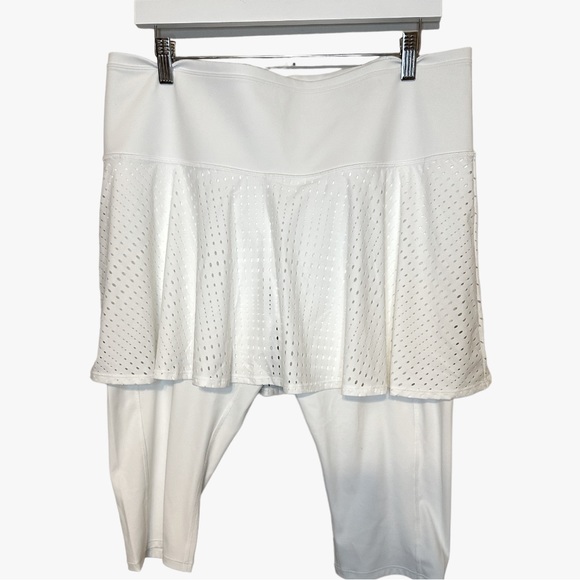 ATHLETA - NWOT -A Game 2 In 1 Crop In White. Size XL - Picture 8 of 15